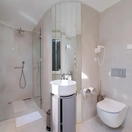 Отель Ariston 4*