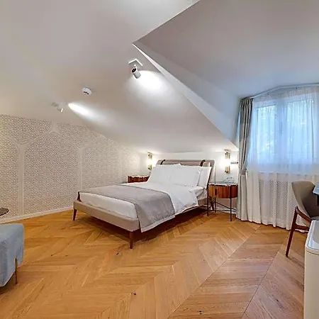 Ariston Hotel 4*