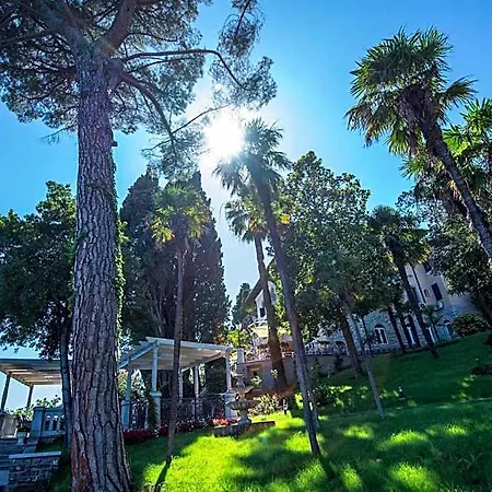 Ariston Hotel 4*