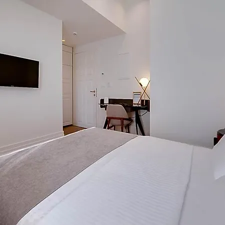 Ariston Hotel 4*